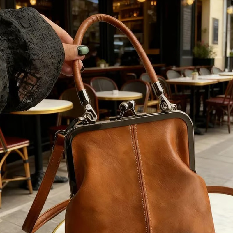 Γυναικεία τσάντα με κλείσιμο με κούμπωμα (με χερούλι στην κορυφή)